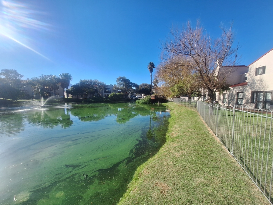 2 Bedroom Property for Sale in Greenways Golf Estate Western Cape